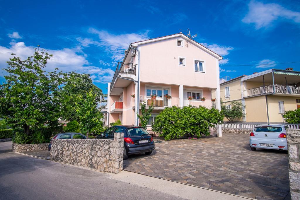 Apartment Karamarko Malinska Exterior photo